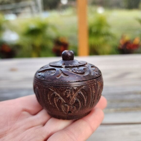 Vintage Hand Carved Turned Covered Round Wooden Lidded Container MCM Box - Picture 1 of 13